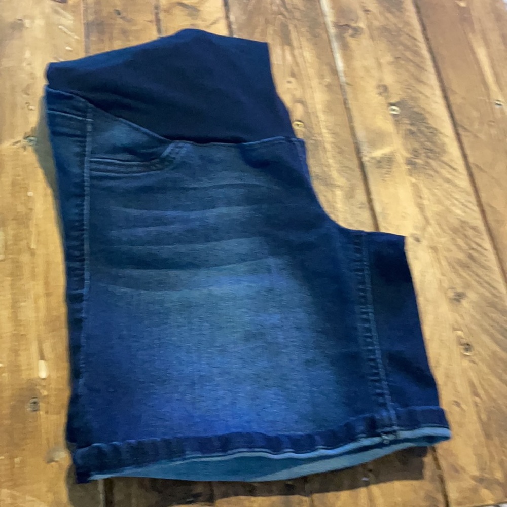 1822 Maternity Shorts